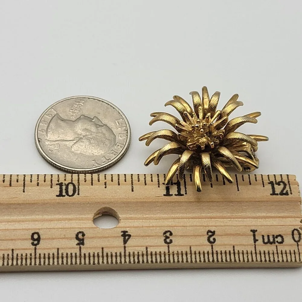 Vintage Signed Coro Gold Tone Flower Burst Stud Earrings 31mm Clip-On